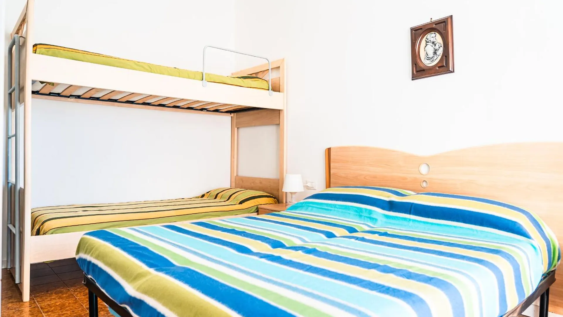 Comfy Flat Near The Beach And Shops In Bibione Italia